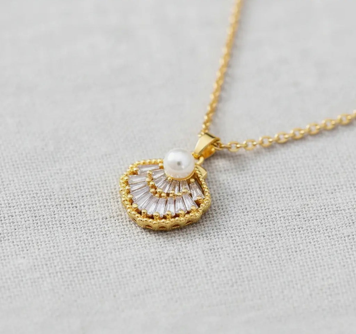 Pearl Fan Sparkle Necklace