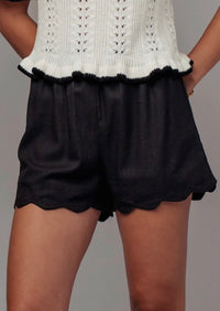 Sweet + Scalloped Shorts